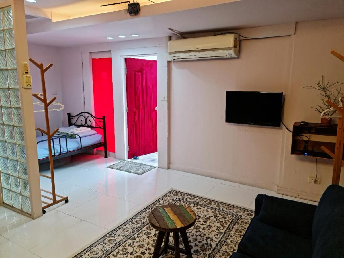 Ddm House Vandrerhjem Bangkok Eksteriør bilde