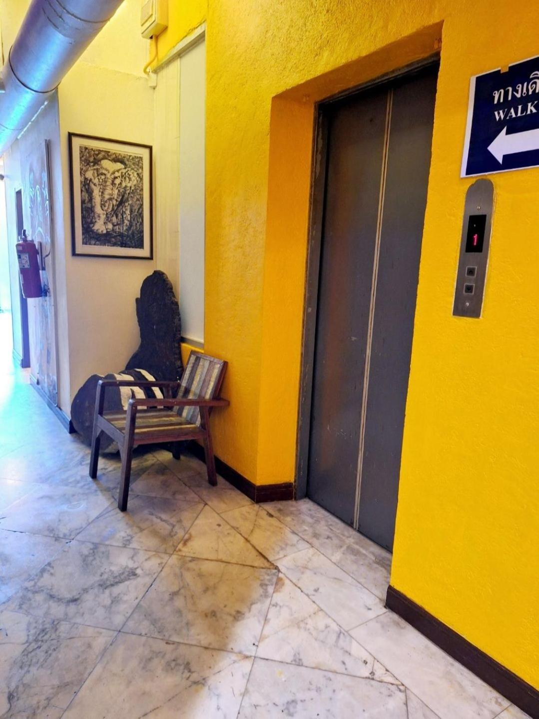 Ddm House Vandrerhjem Bangkok Eksteriør bilde
