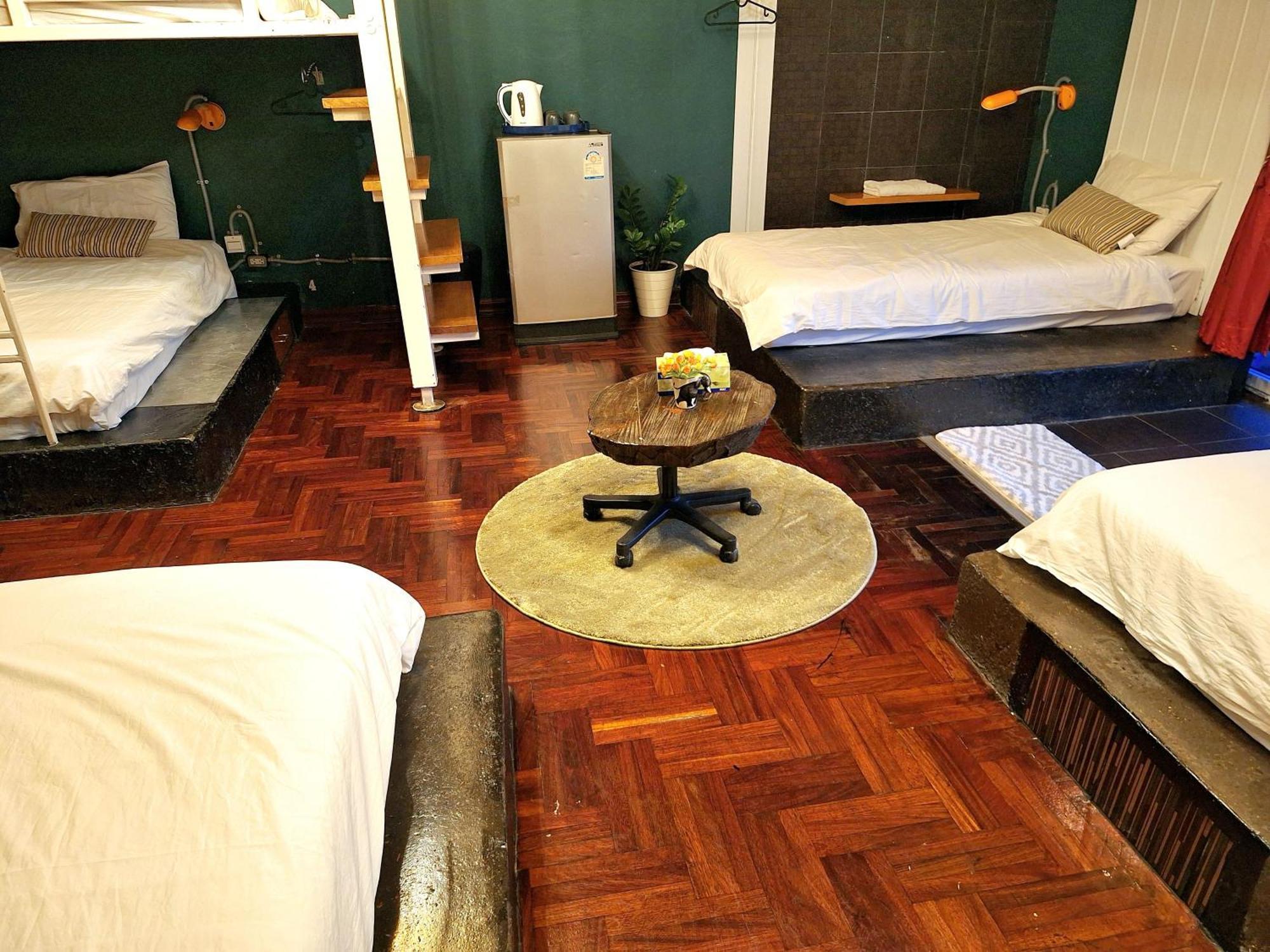 Ddm House Vandrerhjem Bangkok Eksteriør bilde